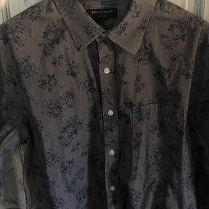 Banana Republic Button Down Shirt Size: L